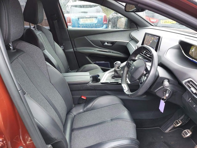 Peugeot-3008-HK67VXX-10