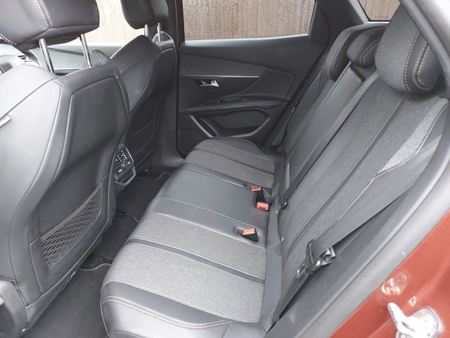 Peugeot-3008-HK67VXX-14