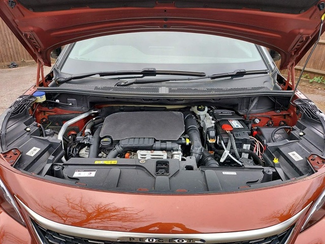 Peugeot-3008-HK67VXX-22