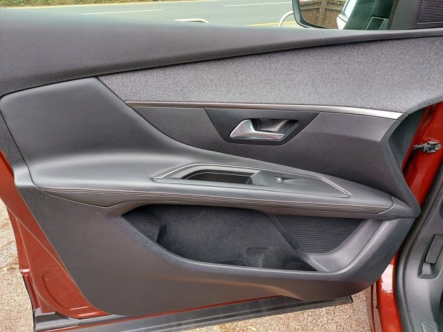 Peugeot-3008-HK67VXX-27